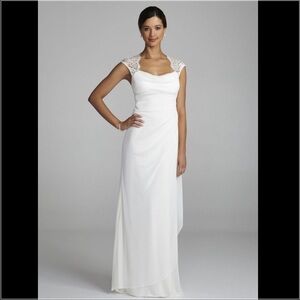 NWT Wedding dress Xcape Size 4❤️